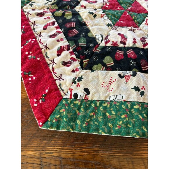 Vintage Handmade Christmas Hexagon Table Topper Cottage Country Holiday - Picture 9 of 11